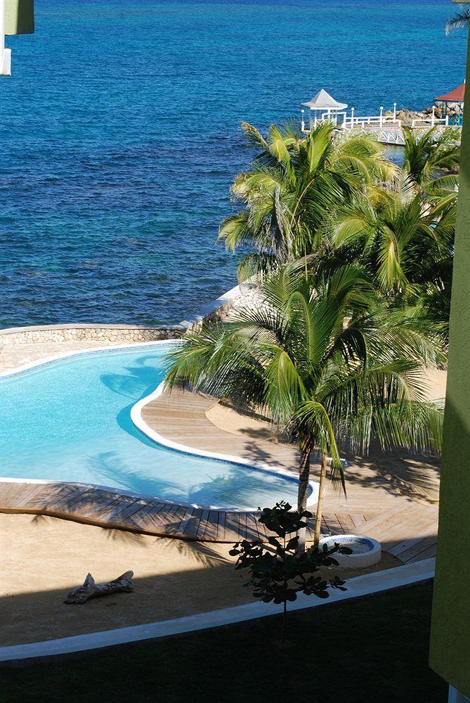 Whispering Seas Jamaica Apartment Ocho Rios Exterior foto